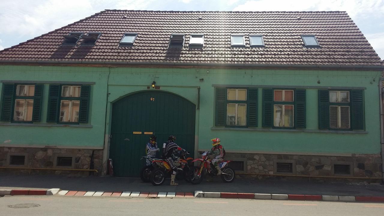 Pension Greenhouse Sibiu Buitenkant foto